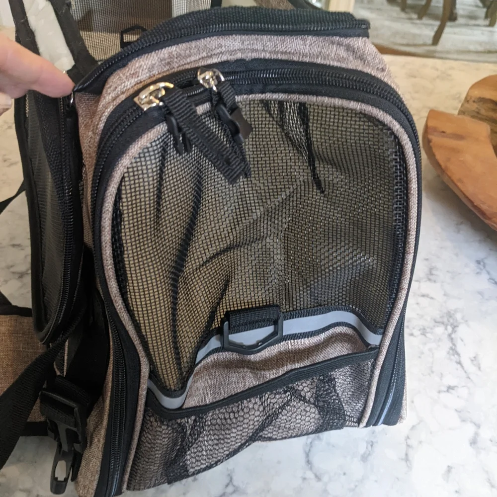 Pet carrier